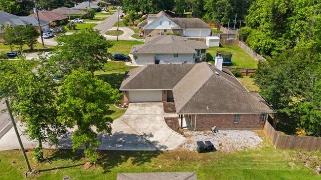 Building Photo - 87133 Golf Club Dr