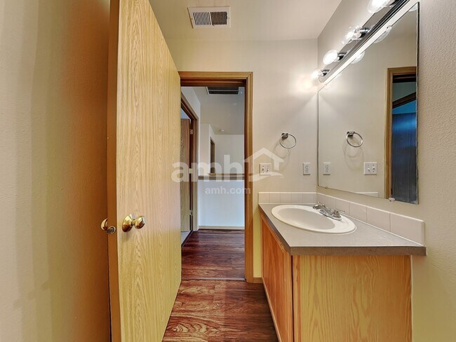 Building Photo - 10310 193rd Street Ct E