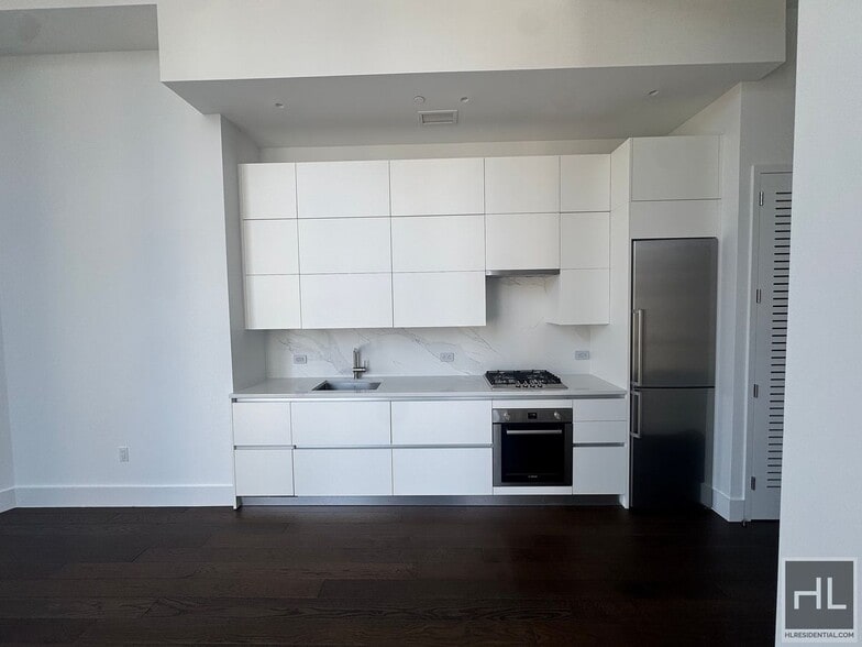 Building Photo - East 44th Street