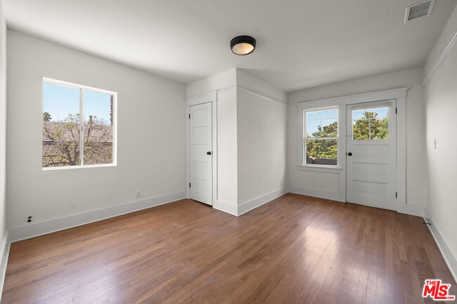 Building Photo - 1650 Maltman Ave