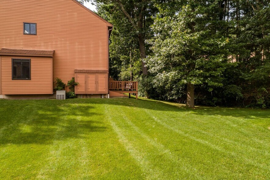 Building Photo - 87 Dunvegan Wds Dr
