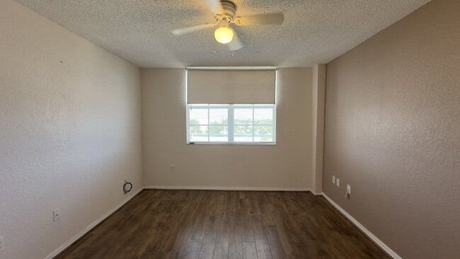 Building Photo - 1801 N Flagler Dr