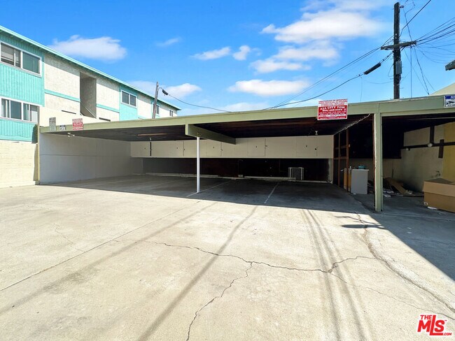 Building Photo - 804 E Kelso St