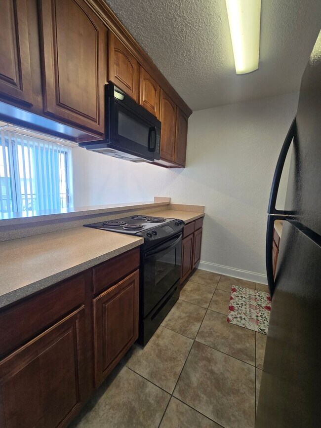 Building Photo - 432 Auburn Dr