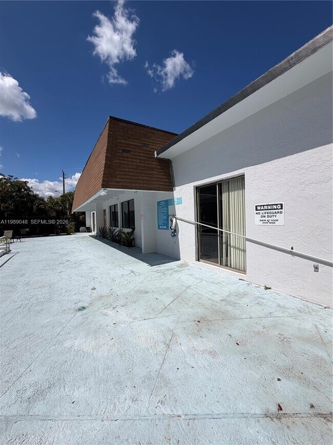 Building Photo - 16851 NE 23rd Ave