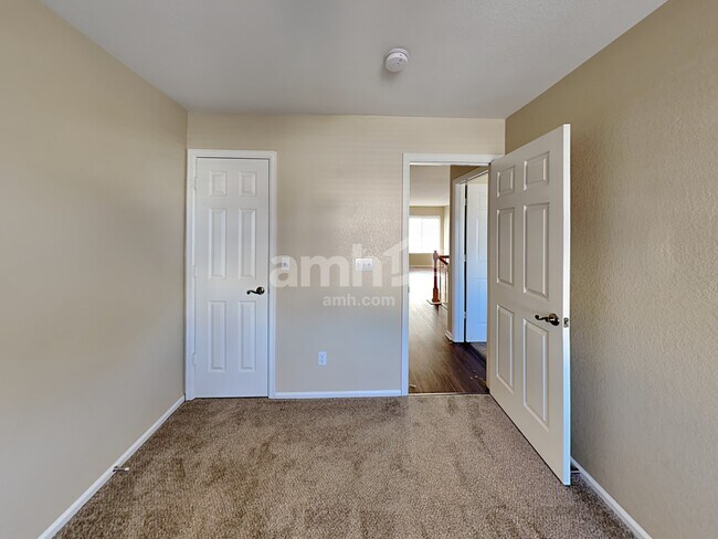 Building Photo - 4892 Waldenwood Dr