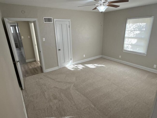 Building Photo - 1308 N Charles St