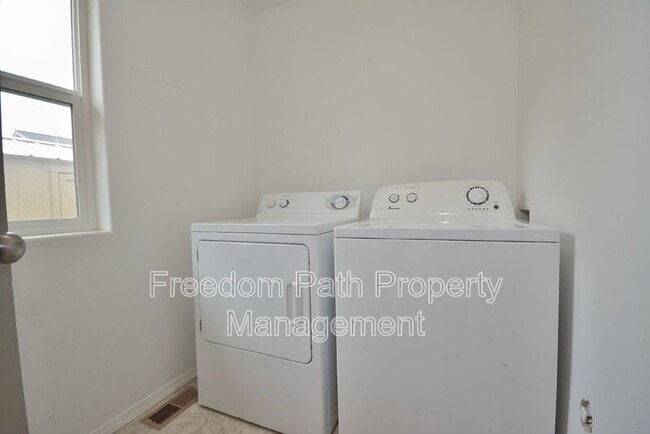 Building Photo - 316 Ashlin Ct
