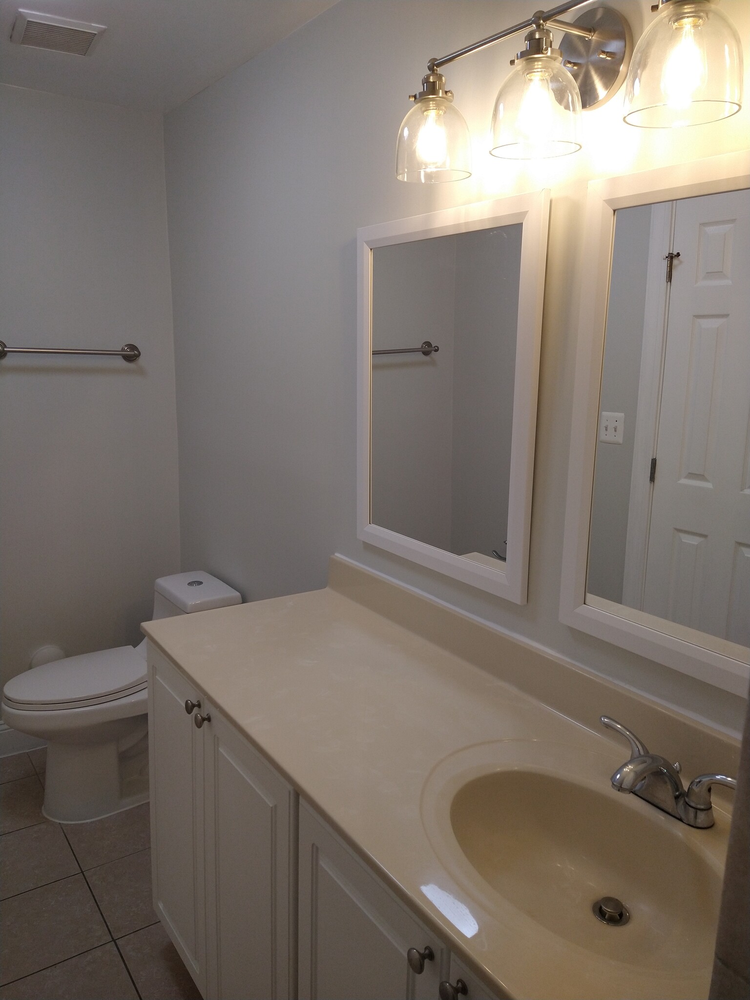 Main Bathroom - 1300 Taylor St NW