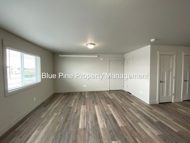 Building Photo - 6255 N Freedom Rd