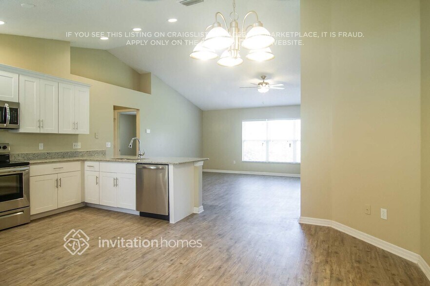 Building Photo - 1711 Whitman Dr