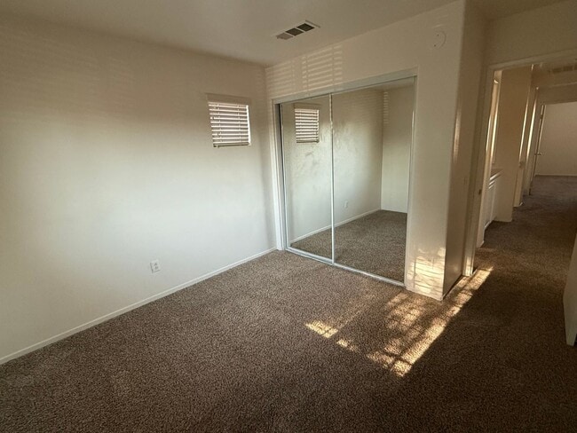 Building Photo - Brentwood Community- Centrally Located- 3 ...