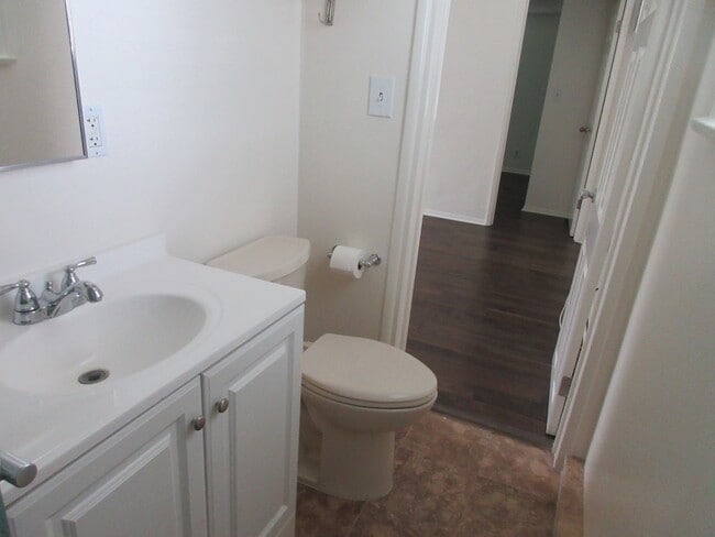 Building Photo - Reduced PRICE!!!  Adorable renovated Guest...