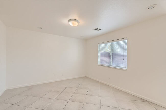 Building Photo - 9289 Wertz Ave