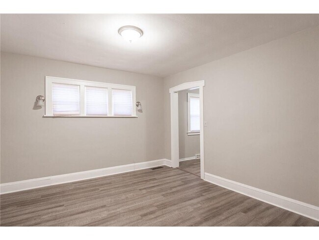 Building Photo - 3547 N Girard Ave