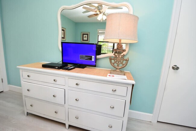 Building Photo - 59 Fallen Oak Ln