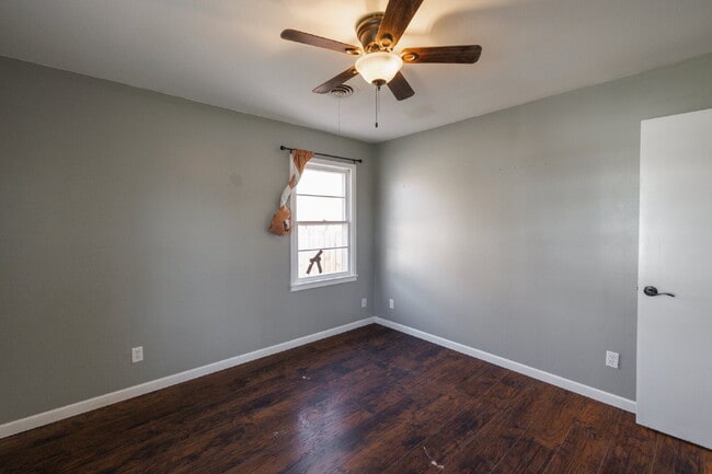 Building Photo - Short Term Lease