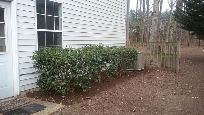 Building Photo - 1593 Winthrope Dr