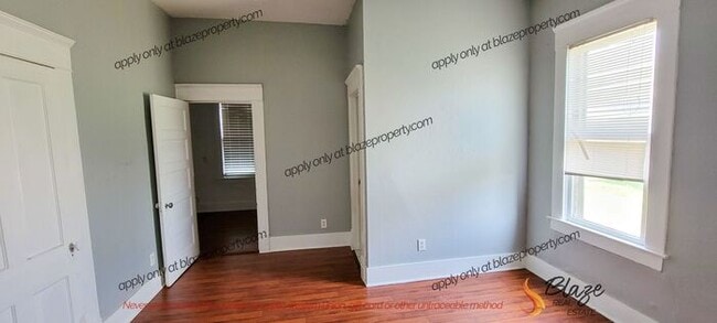 Building Photo - 3 Bedroom 1 Bathroom for rent