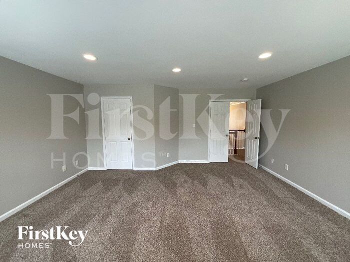 Building Photo - 1610 Lakefield Dr