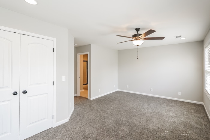 Building Photo - 212 Signature Pl