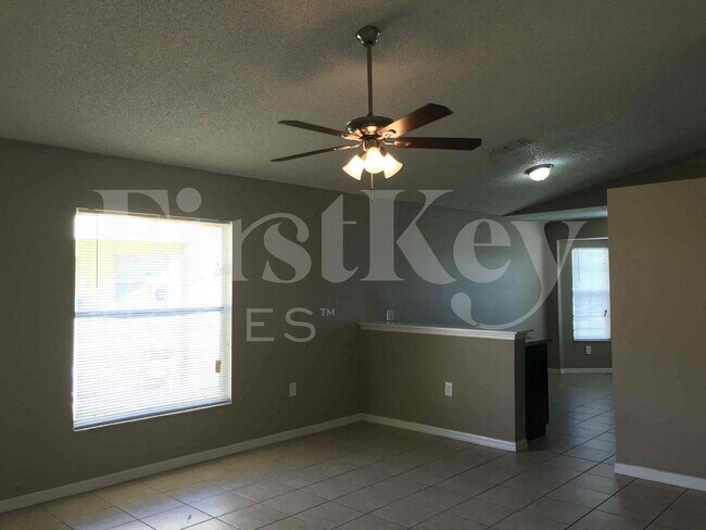 Building Photo - 6524 Viewpoint Ct