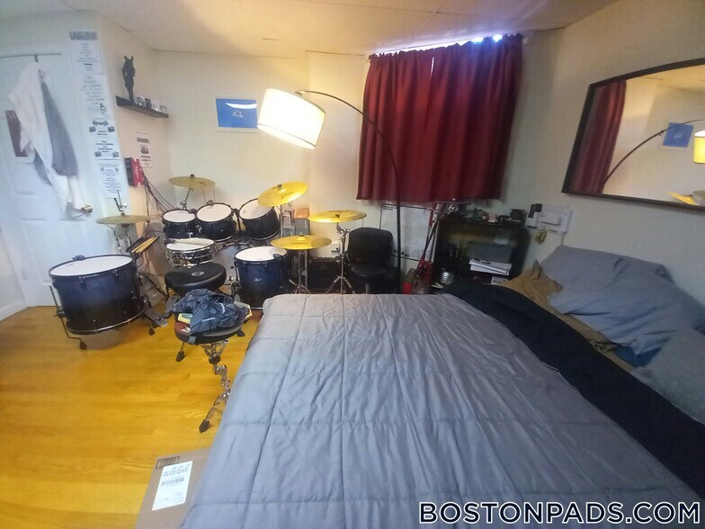 Building Photo - 43 Bay State Rd