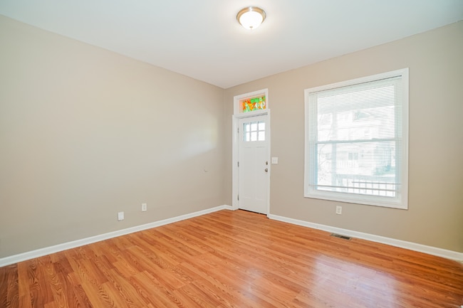 Building Photo - 392-394-394 N Garfield Ave