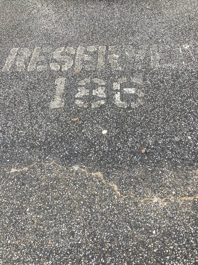 Building Photo - 898 Oak St NW