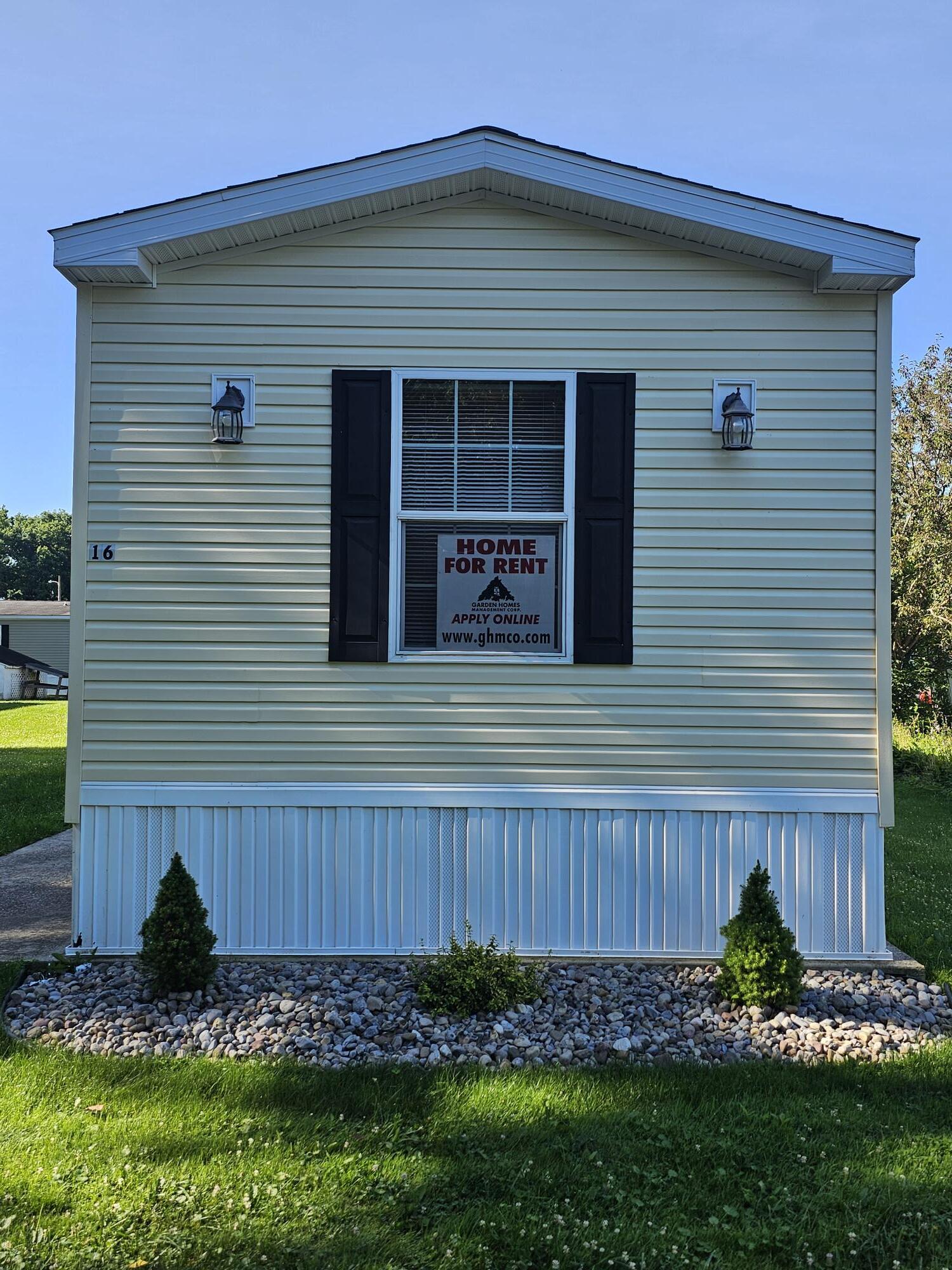 Building Photo - 16 Woodside Ln
