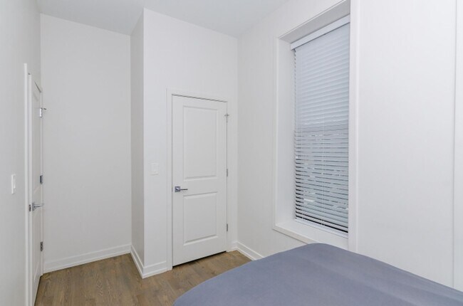 Building Photo - Recently Renovated 2 Bed 1 Bath in Great P...