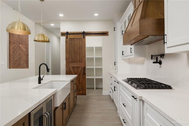 Building Photo - 22 Linva Ave