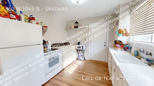 Building Photo - Pet Friendly 2 Bedroom 1 bath