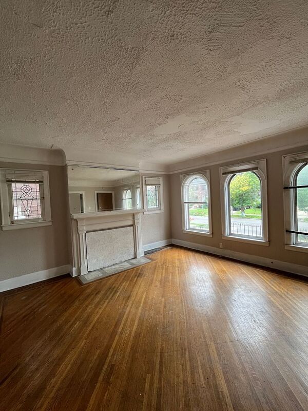 Building Photo - 3224 Calvert Ave