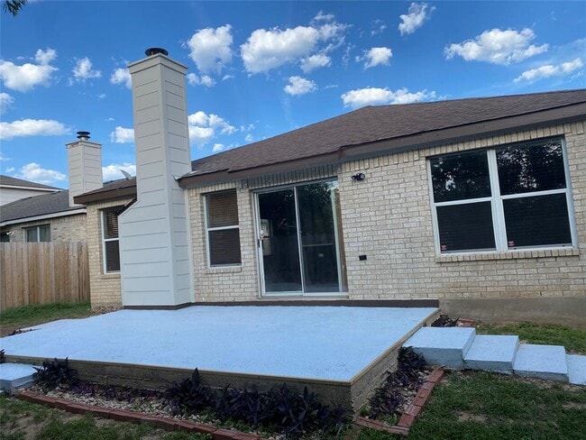 Building Photo - 15004 Antique Finish Dr