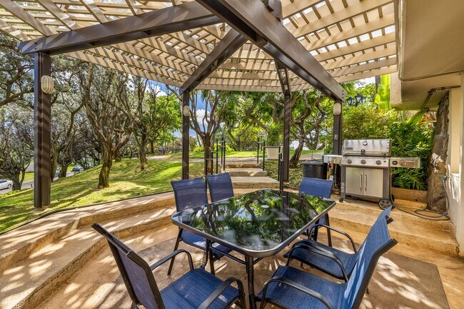 Building Photo - Fully Furnished Condo with the  Best Views and Amenities in Hawaii Kai