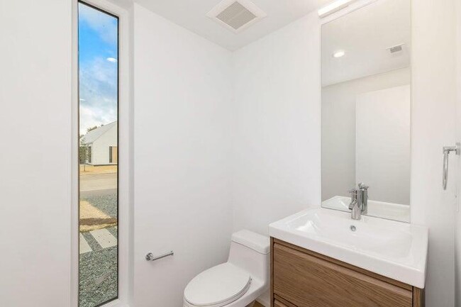 Building Photo - 1185 Harmony Ct