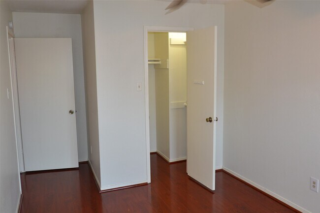Building Photo - 2379 Briarwest Blvd