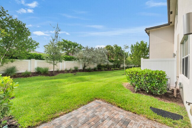 Building Photo - 4989 Navali Dr