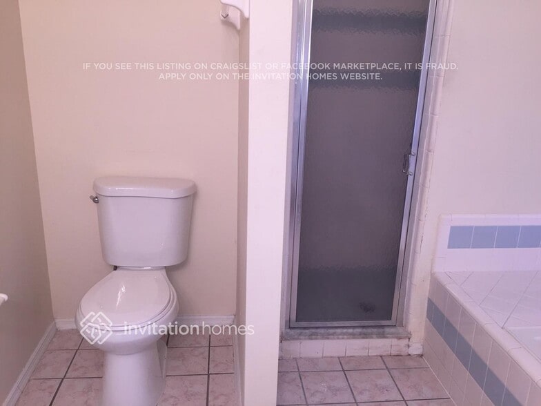 Building Photo - 2401 Bel Air Cir