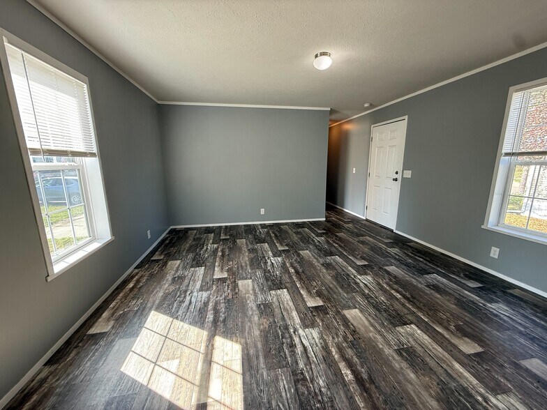 Building Photo - 11853 Cascade Cir