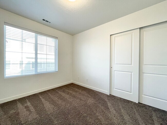 Building Photo - FIRST MONTH FREE!