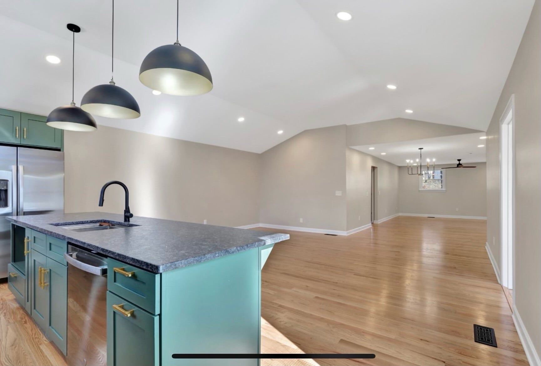 Great Room - 462 Lanier Dr