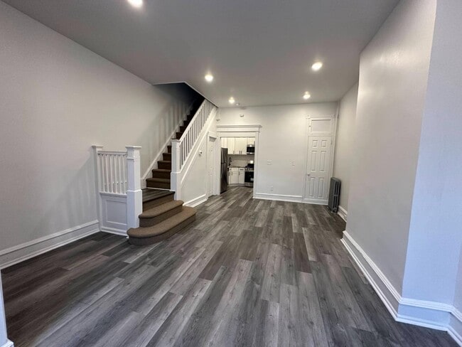 Building Photo - 2449 N 33rd St