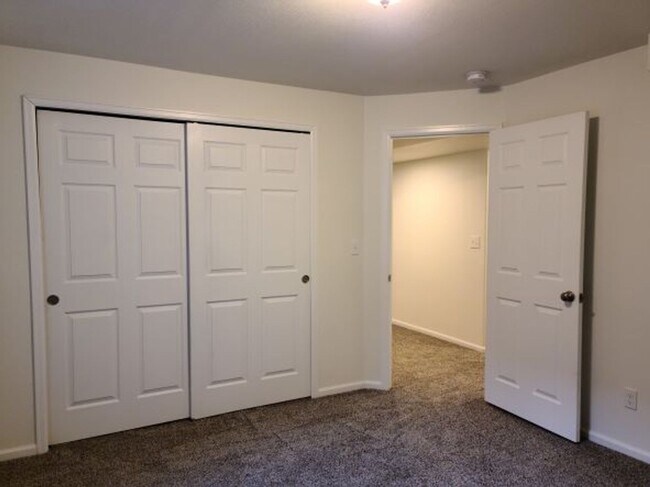 Building Photo - Beautiful 2-story home in D-49 available to move in on 05/01/2026! The owner allows 1 dog up to 7...