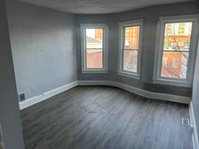 Building Photo - 257X McCulloh St