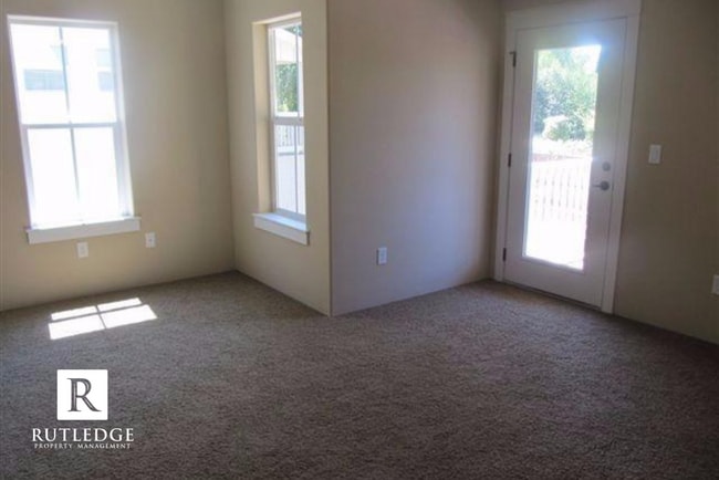 Building Photo - Gorgeous End Unit Townhome in The Heart of Historic Jacksonville!