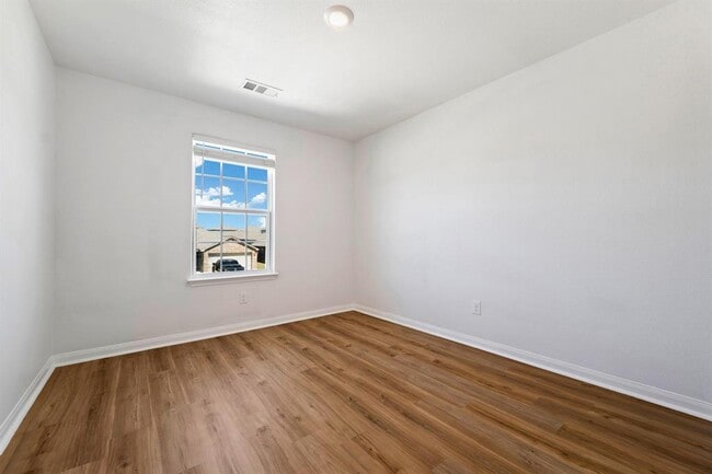 Building Photo - 317 Cres Park Dr