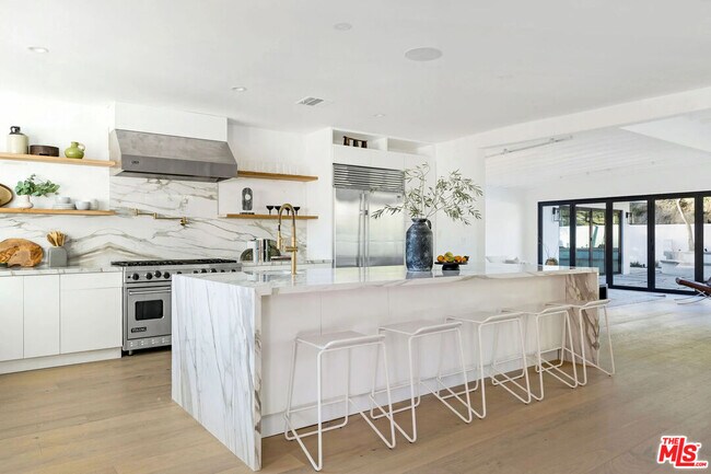 Building Photo - 2600 Zorada Dr