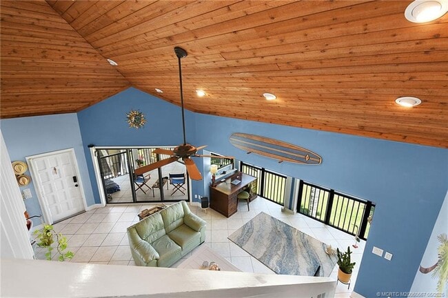 Building Photo - 324 Golfview Cir